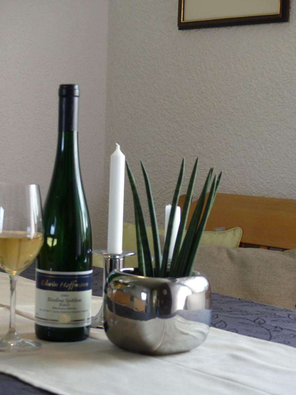 Weingut & Gaestehaus Edwin Hoffmann Trittenheim Exterior foto